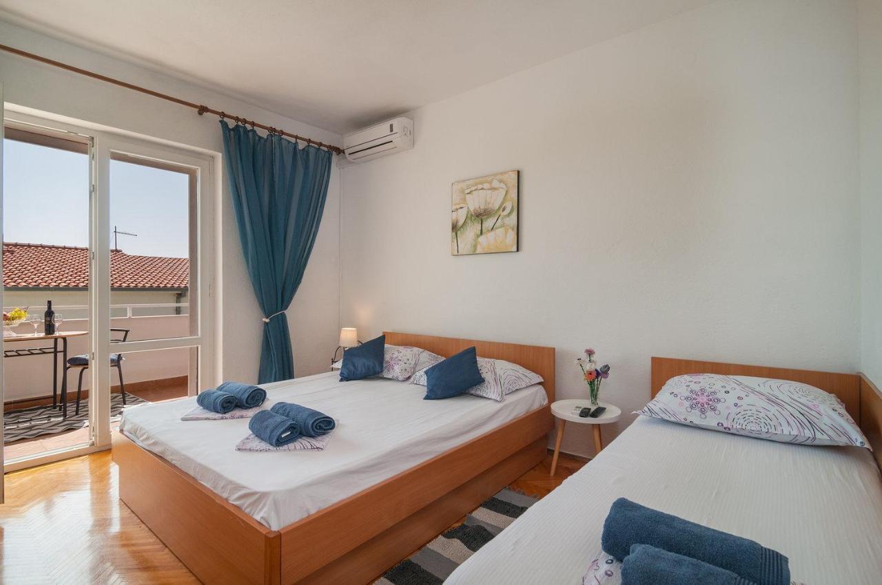 Neven Apartment *