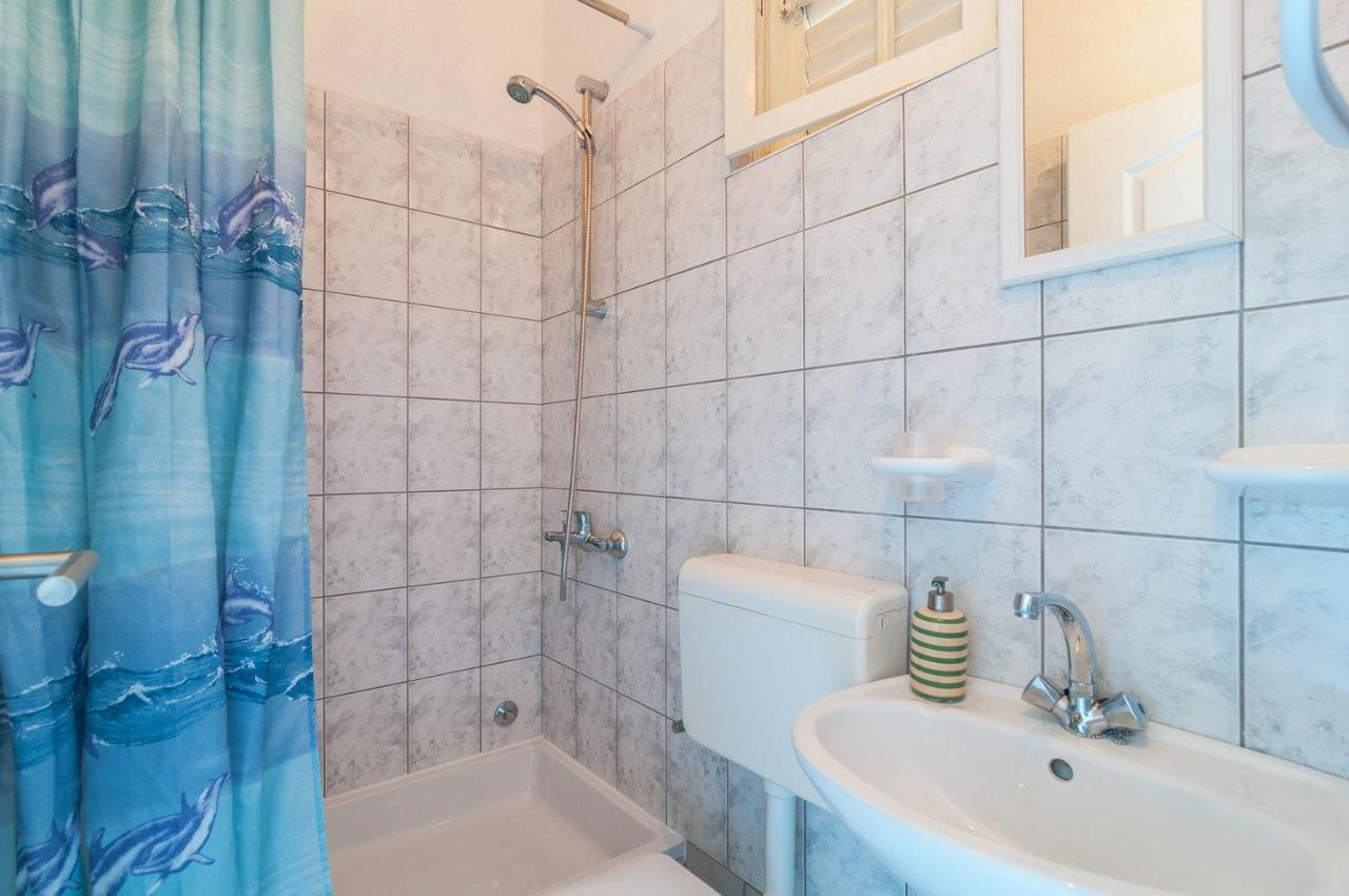 Neven Apartment Podgora